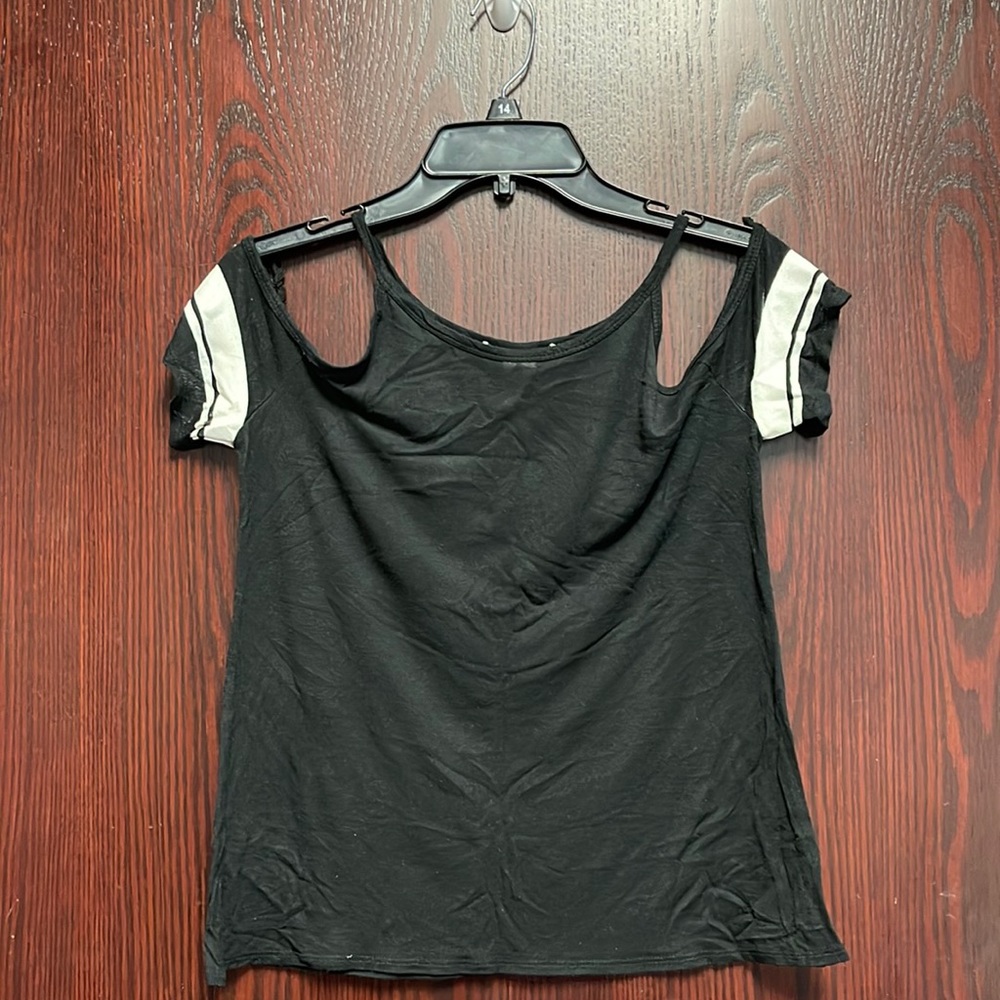 Cold shoulder t-shirt.